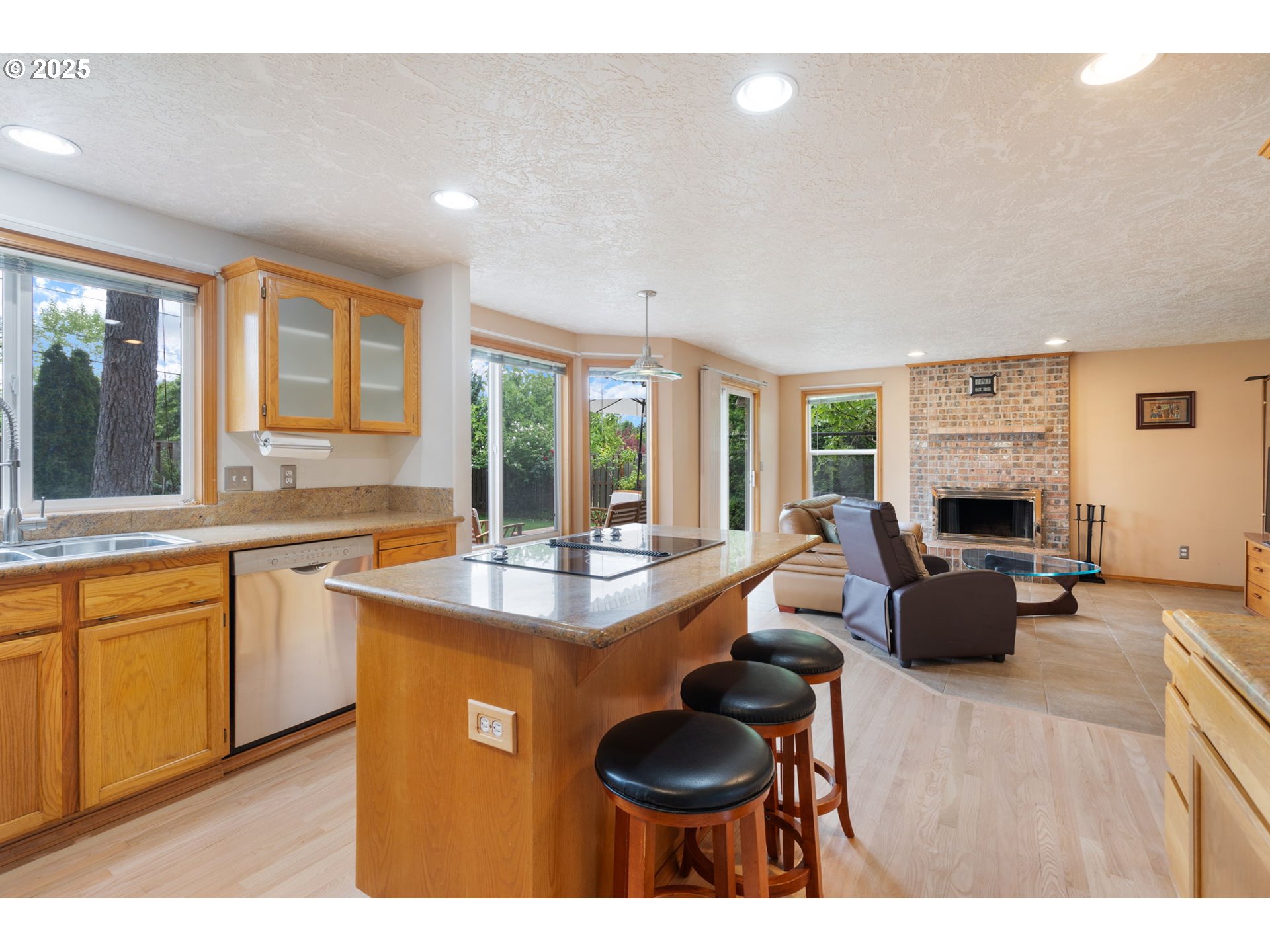 9358 Southwest Claridge Drive Portland, OR 97223 - Photo 15 of 46