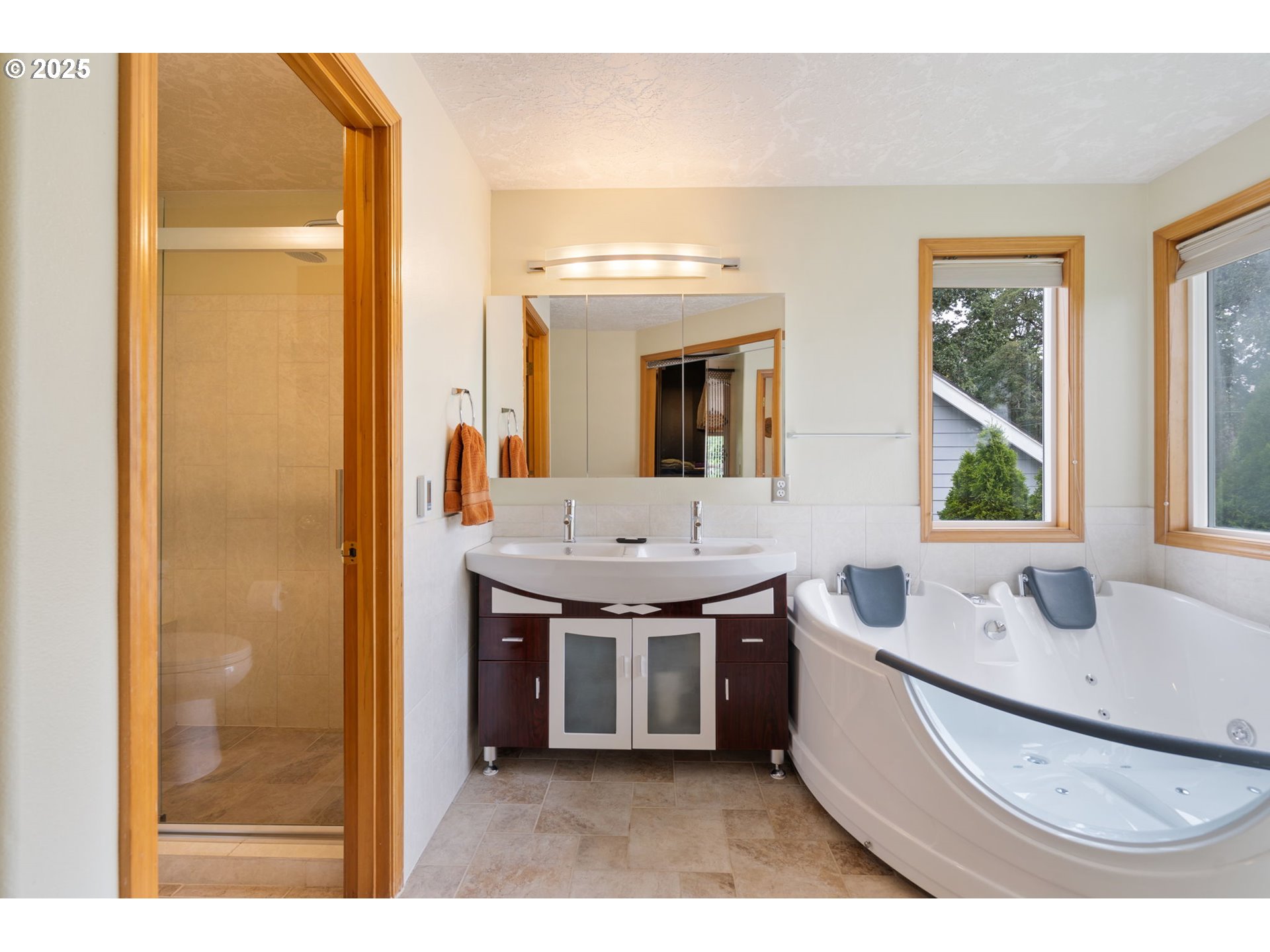 9358 Southwest Claridge Drive Portland, OR 97223 - Photo 25 of 46