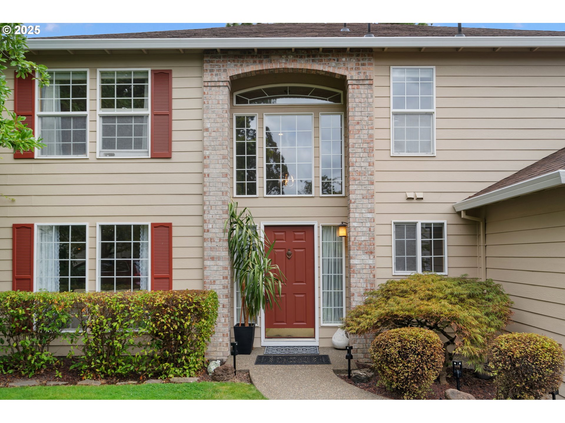 9358 Southwest Claridge Drive Portland, OR 97223 - Photo 3 of 46