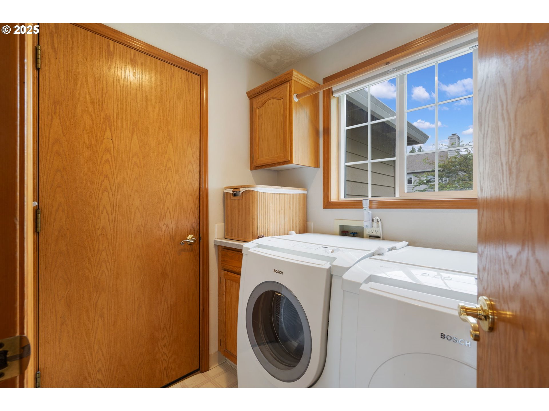 9358 Southwest Claridge Drive Portland, OR 97223 - Photo 31 of 46