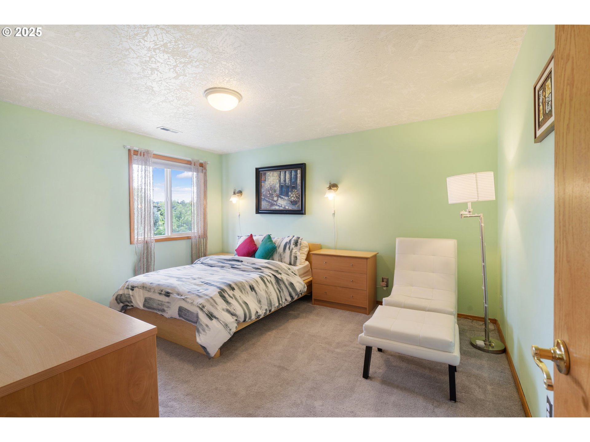 9358 Southwest Claridge Drive Portland, OR 97223 - Photo 34 of 46