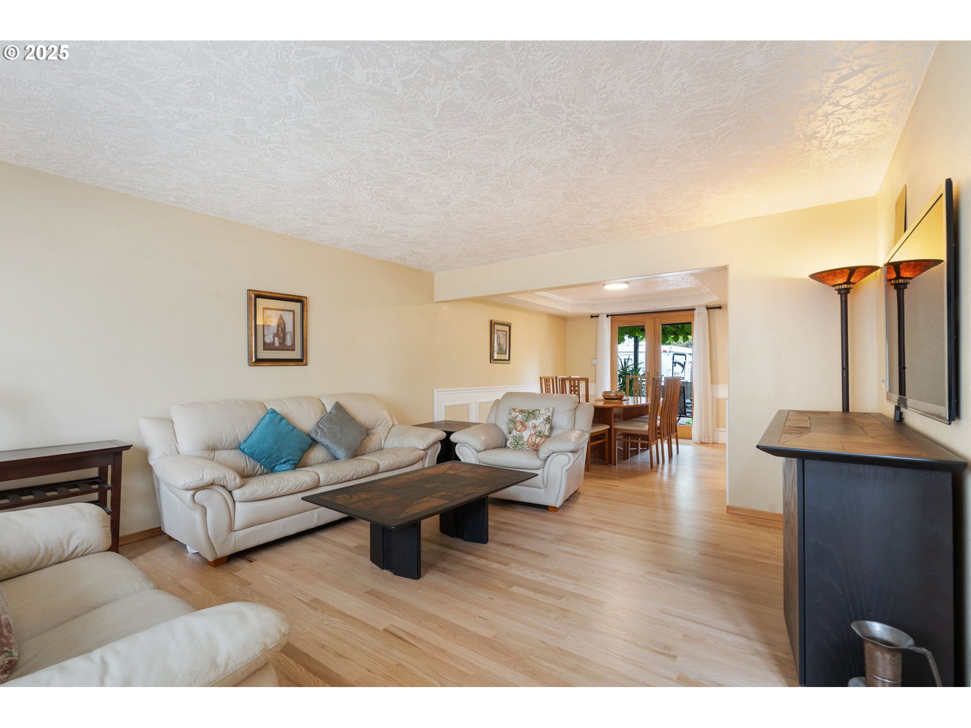 9358 Southwest Claridge Drive Portland, OR 97223 - Photo 7 of 46