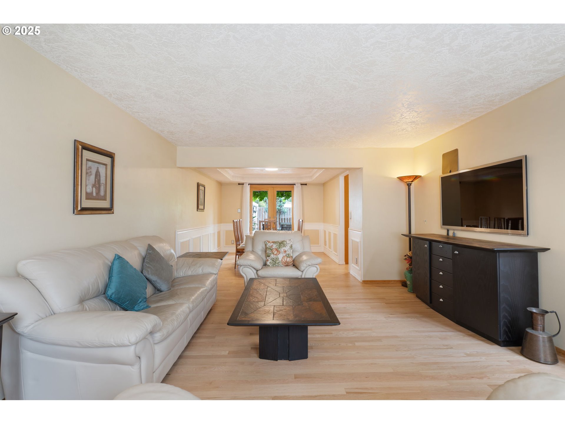 9358 Southwest Claridge Drive Portland, OR 97223 - Photo 8 of 46