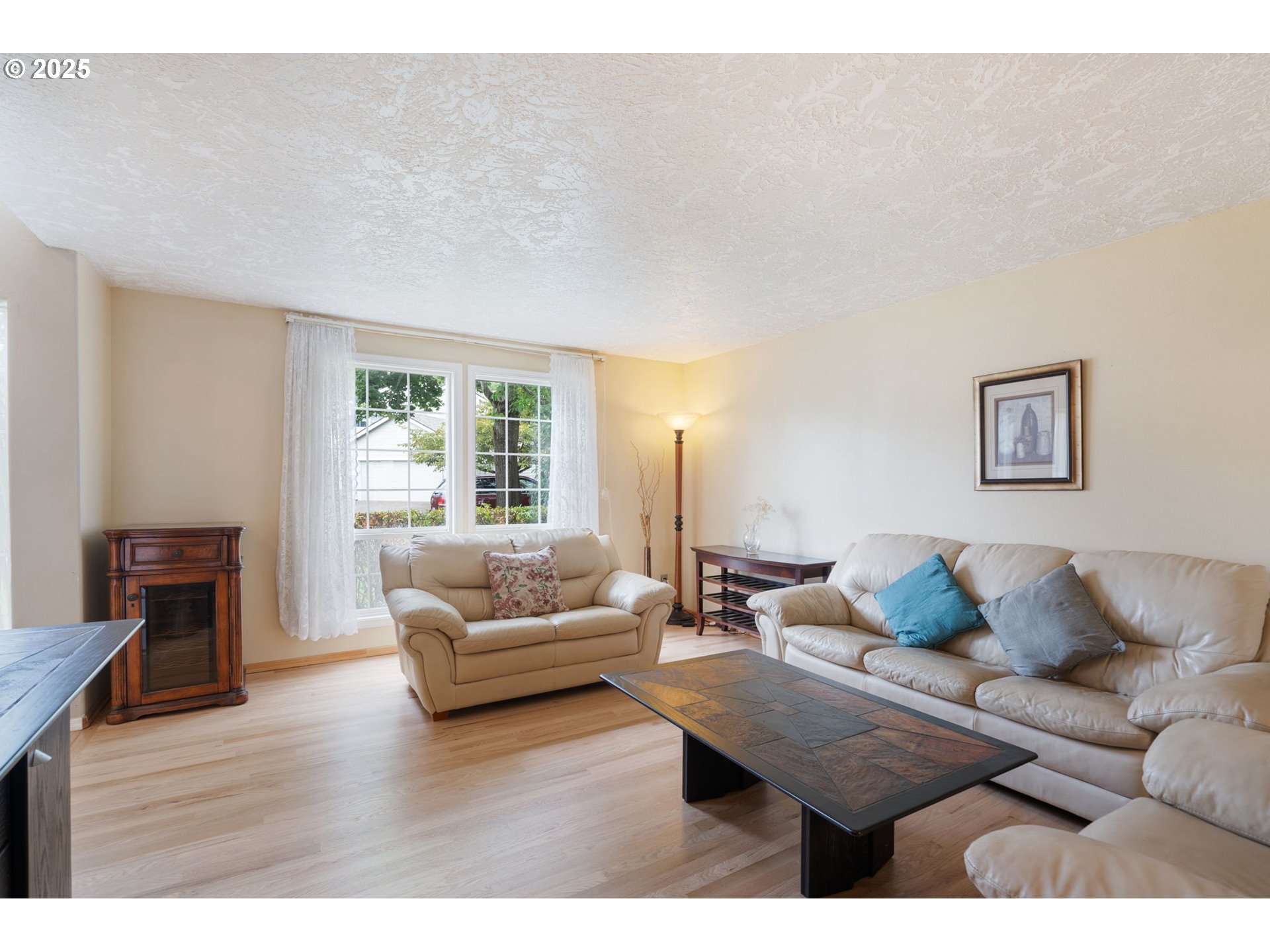 9358 Southwest Claridge Drive Portland, OR 97223 - Photo 9 of 46