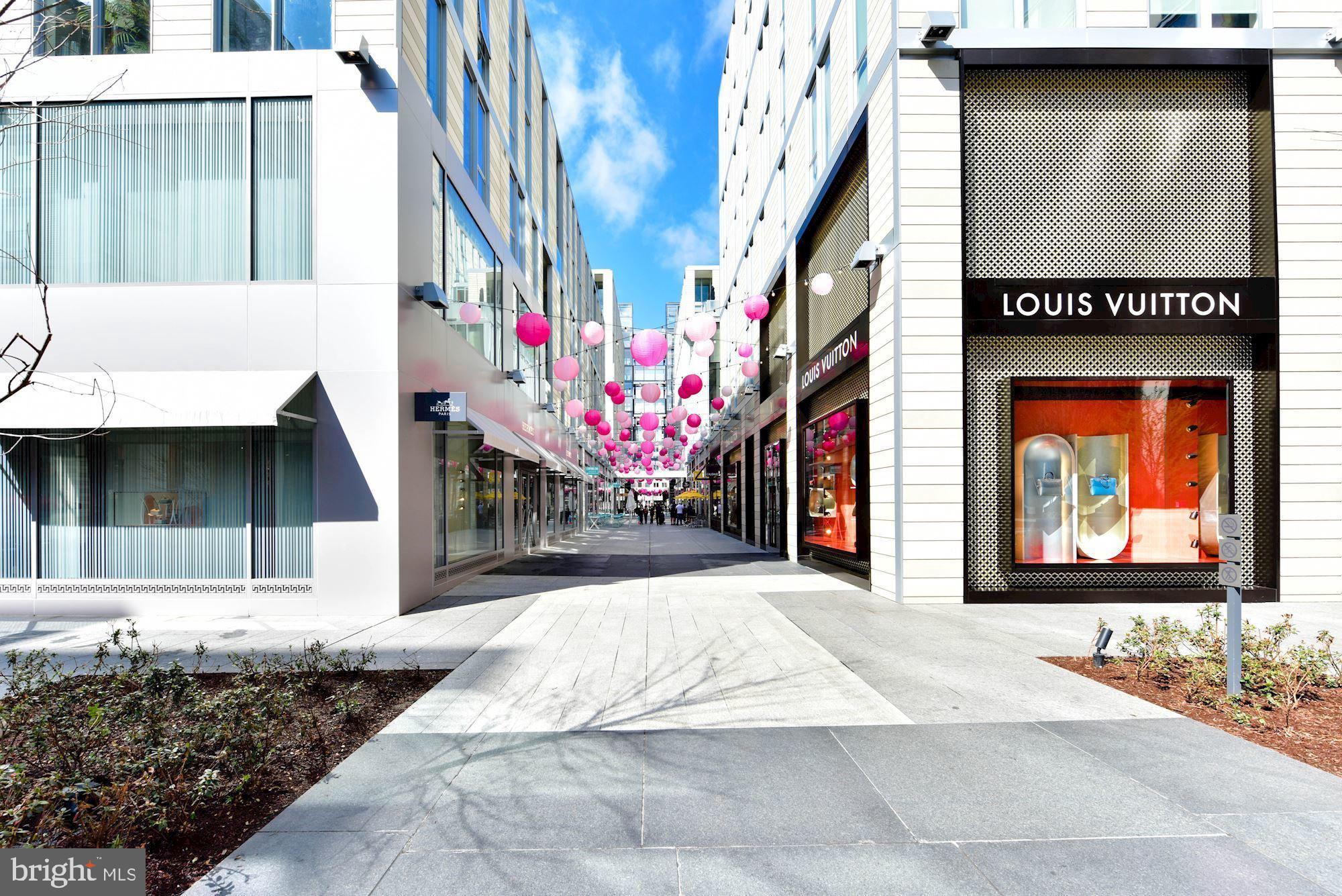 925 H Street Northwest, Unit 901/902 Washington, DC 20001 - Photo 26 of 29 a sign on the side of a building