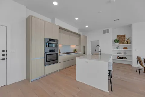 $1,199,000 | 2209 South 1st Street, Unit 403, Austin, TX 78704