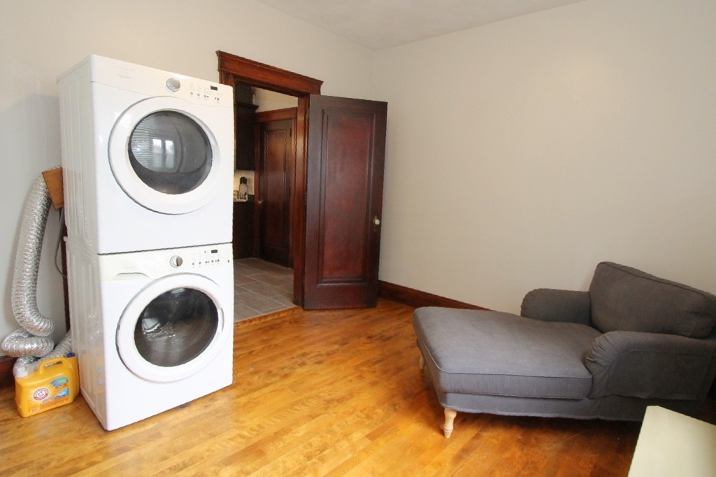56 Glezen Street Worcester, MA 01604 - Photo 10 of 25 Gallery Image 10