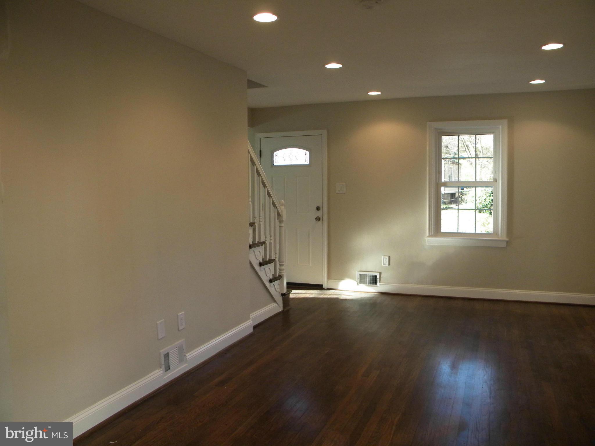 6215 Forest Road Cheverly, MD 20785 - Photo 2 of 28 Living Room