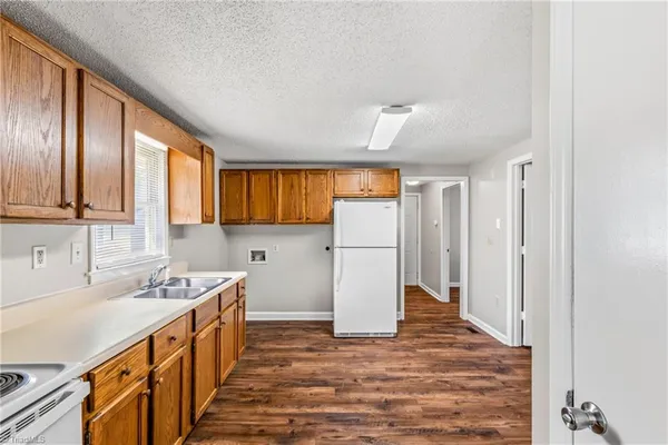 $1,300 | 110 South Raleigh Street, Greensboro, NC 27401