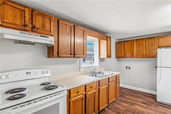 $1,300 | 110 South Raleigh Street, Greensboro, NC 27401