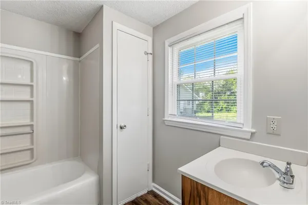 $1,300 | 110 South Raleigh Street, Greensboro, NC 27401