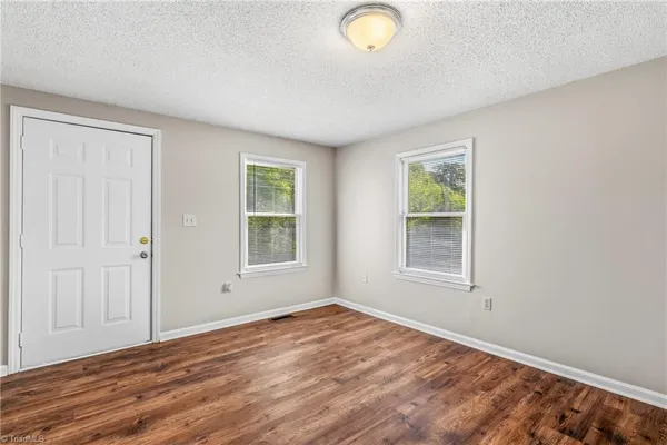 $1,300 | 110 South Raleigh Street, Greensboro, NC 27401