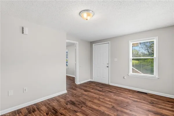 $1,300 | 110 South Raleigh Street, Greensboro, NC 27401