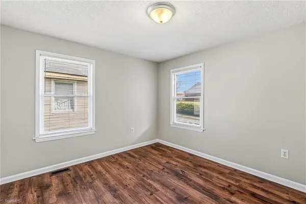 $1,300 | 110 South Raleigh Street, Greensboro, NC 27401