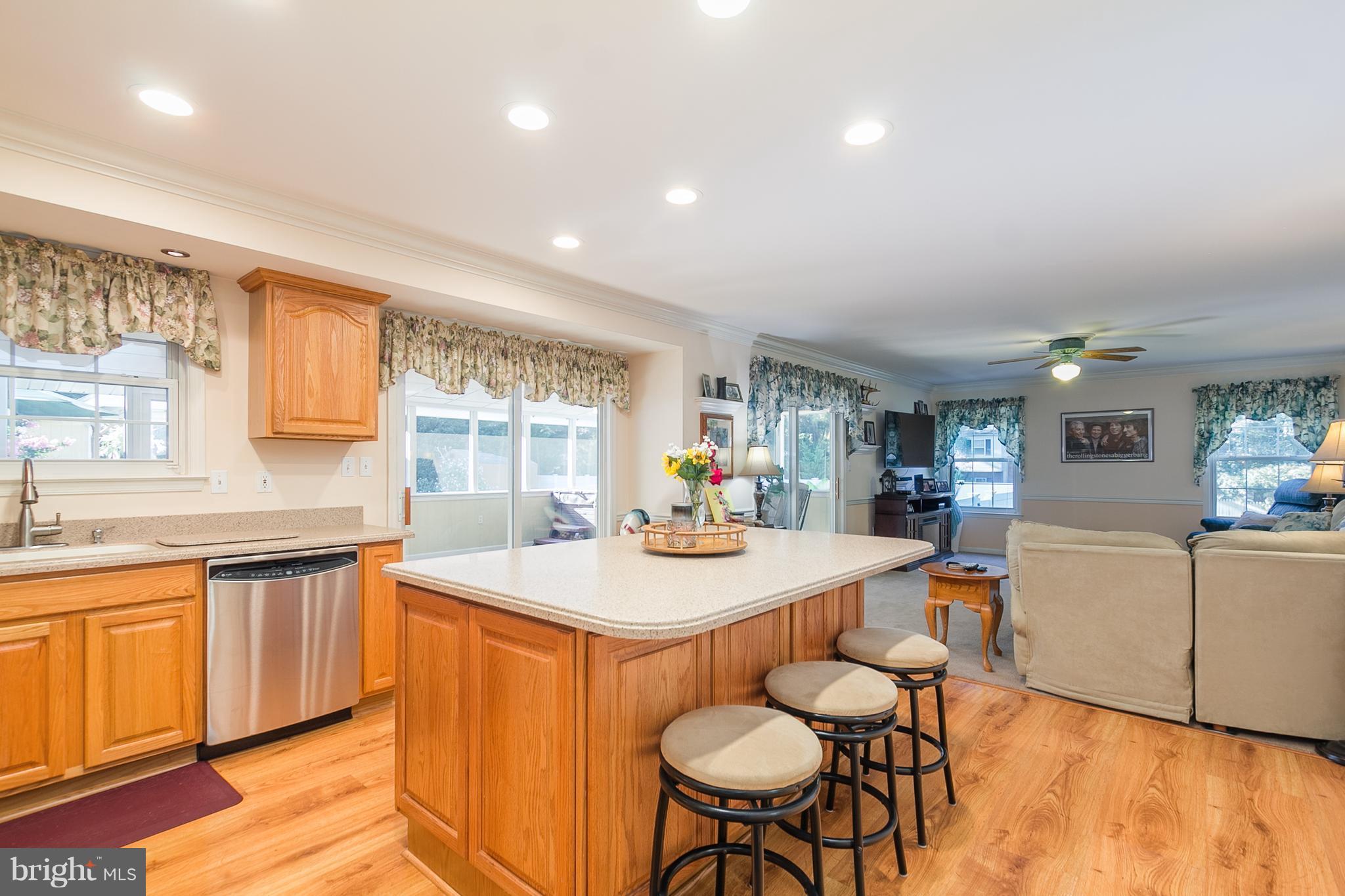 186 Magothy Beach Road Pasadena, MD 21122 - Photo 11 of 30 Kitchen