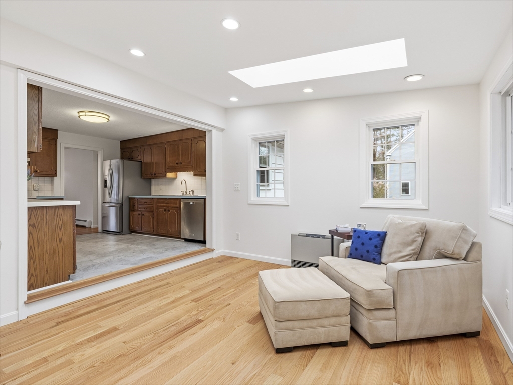 89 Windsor Avenue Acton, MA 01720 - Photo 4 of 42