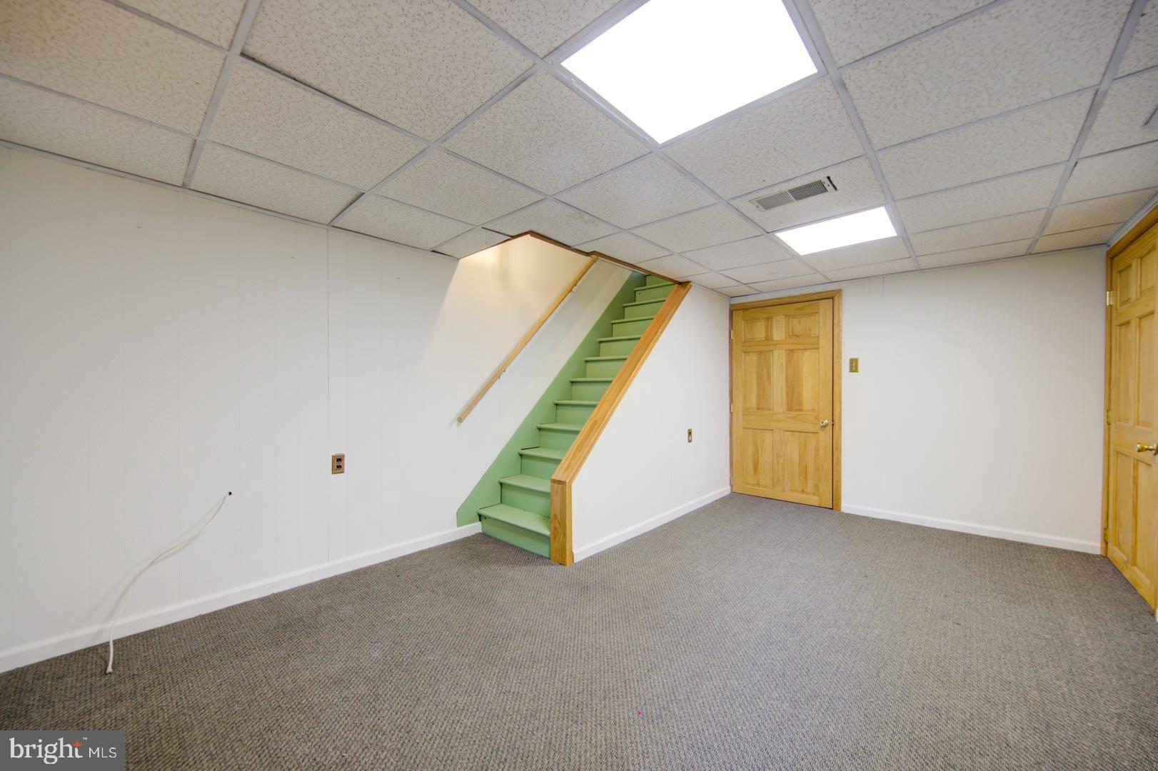 273 South Devon Avenue Wayne, PA 19087 - Photo 23 of 32 a view of an empty room with a window
