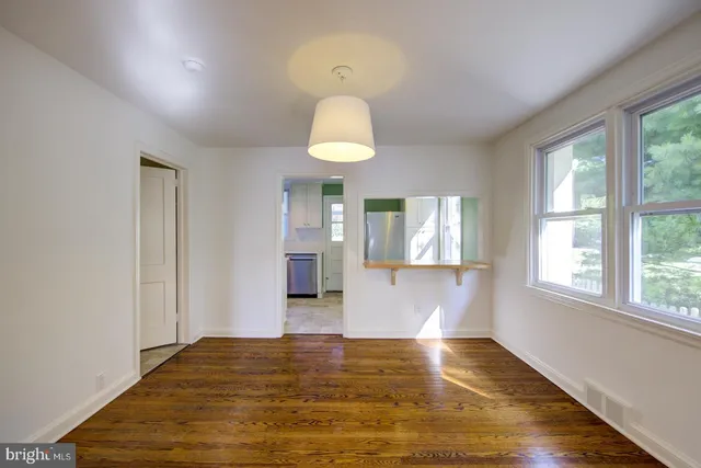 $3,000 | 273 South Devon Avenue, Wayne, PA 19087