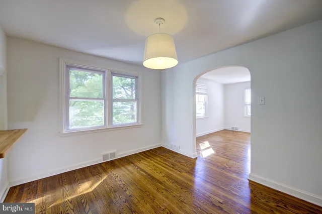 $3,000 | 273 South Devon Avenue, Wayne, PA 19087