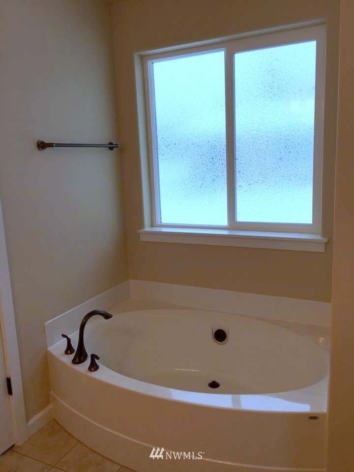 9310 179th Lane Southwest Rochester, WA 98579 - Photo 5 of 11