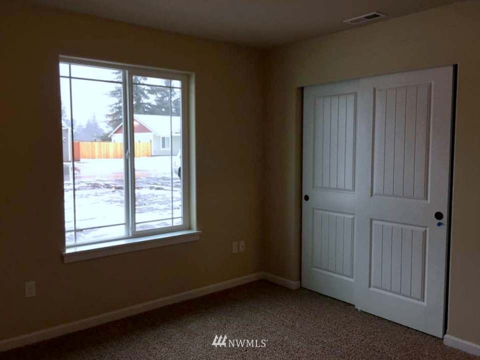 9310 179th Lane Southwest Rochester, WA 98579 - Photo 8 of 11