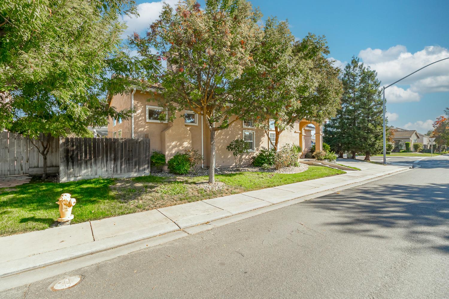 2100 Paramont Way Modesto, CA 95355 - Photo 3 of 28