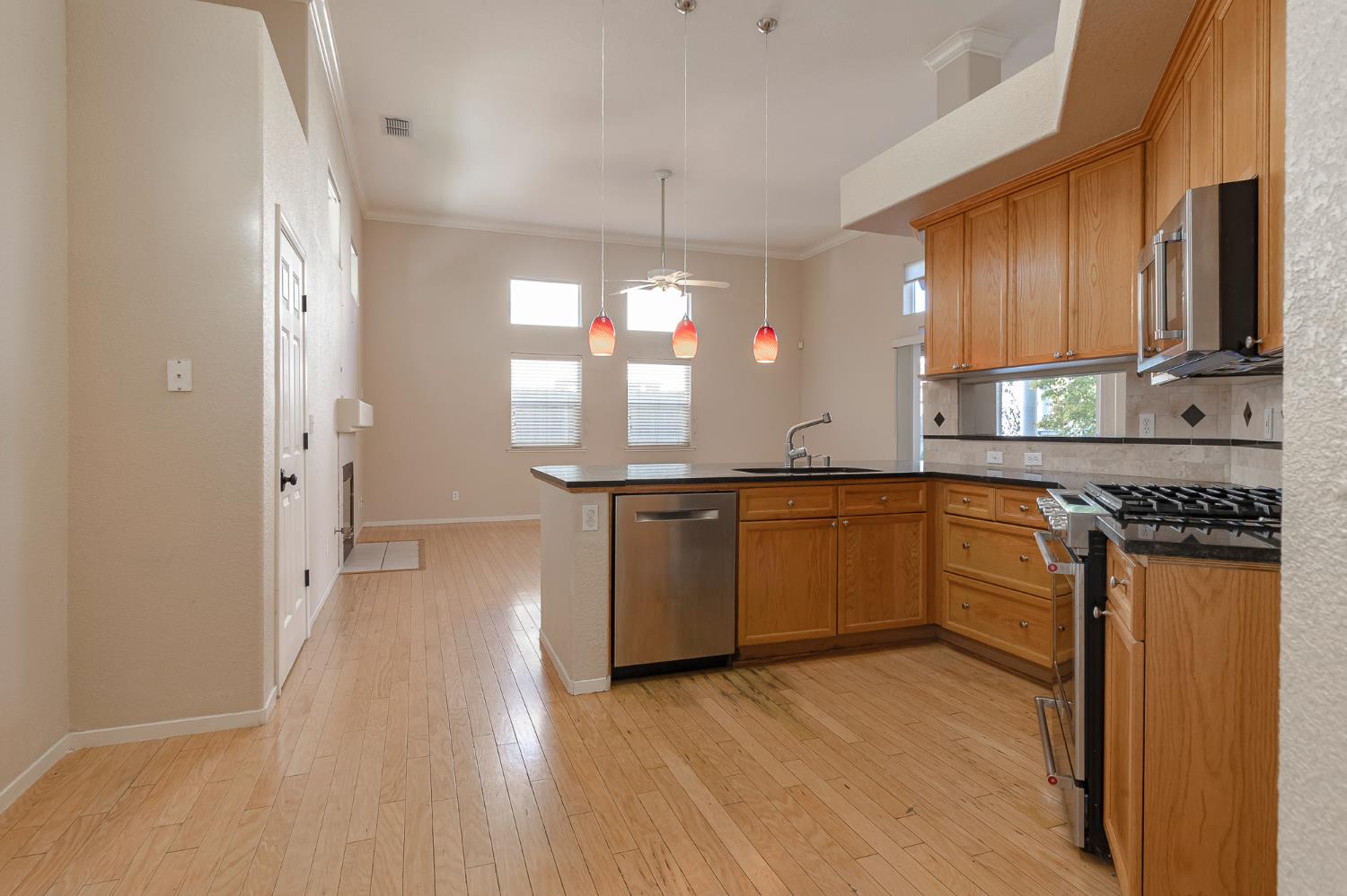 2100 Paramont Way Modesto, CA 95355 - Photo 7 of 28