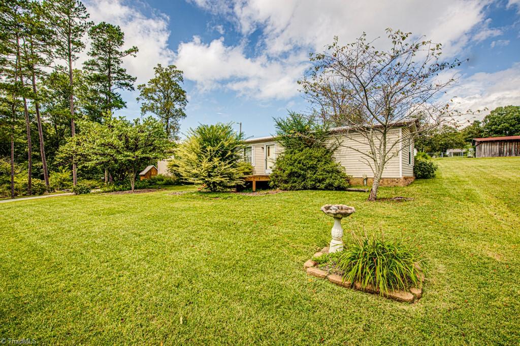 130 Crestview Drive High Point, NC 27265 - Photo 4 of 42 Gallery Image 4