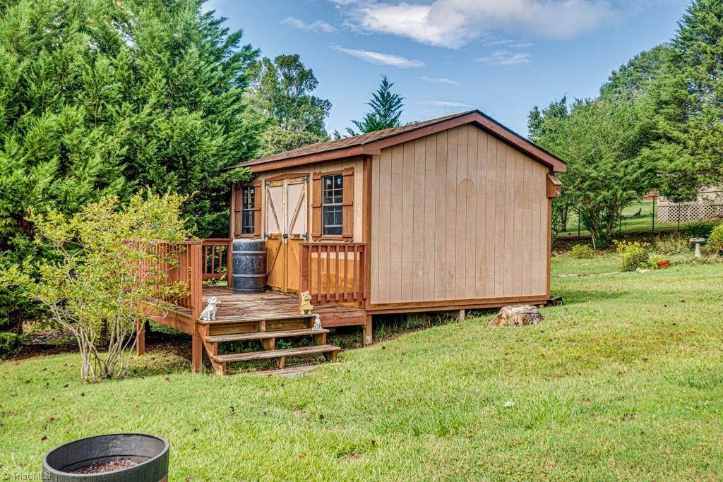 130 Crestview Drive High Point, NC 27265 - Photo 40 of 42 Gallery Image 40