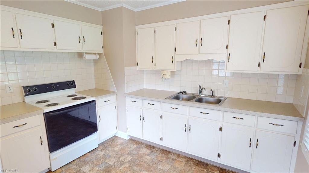 205 Fowler Circle Dobson, NC 27017 - Photo 12 of 29