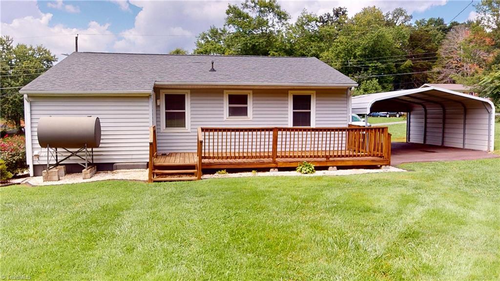 205 Fowler Circle Dobson, NC 27017 - Photo 4 of 29