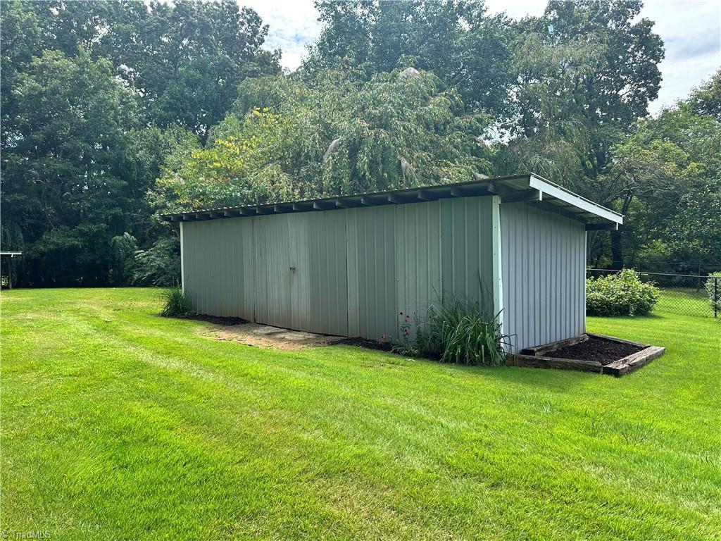 205 Fowler Circle Dobson, NC 27017 - Photo 7 of 29