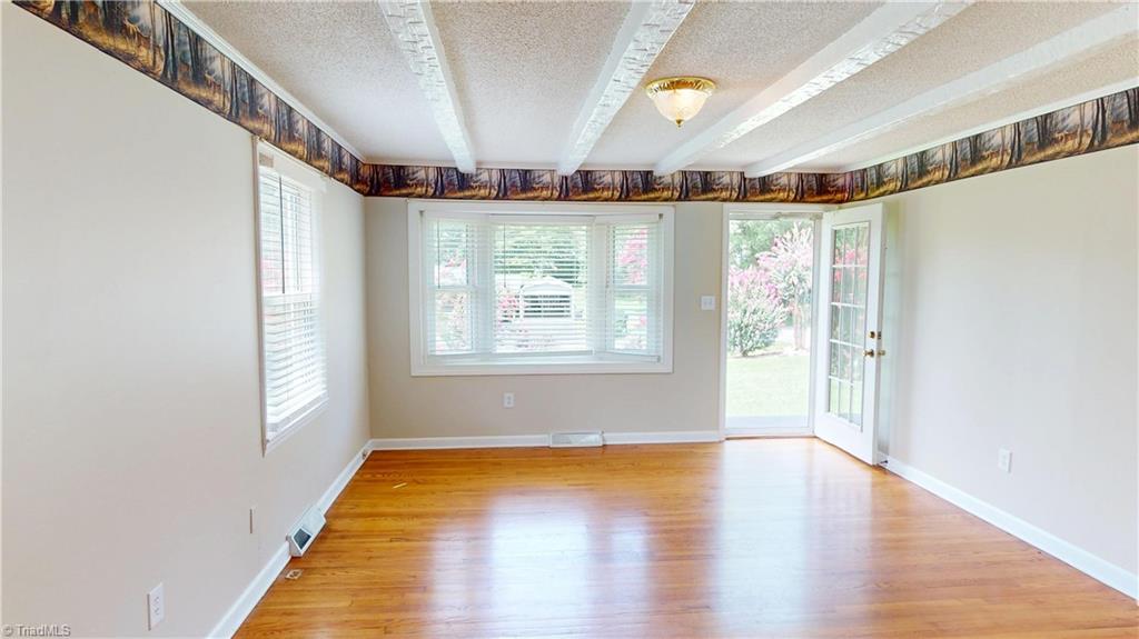 205 Fowler Circle Dobson, NC 27017 - Photo 10 of 29 Living Room