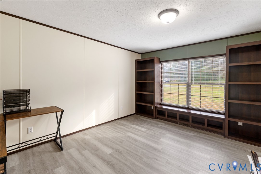 11391 Watkins Road Rockville, VA 23146 - Photo 11 of 28 an empty room with windows