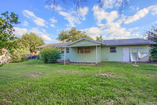 $1,275 | 7107 Stone Fence Road, San Antonio, TX 78227