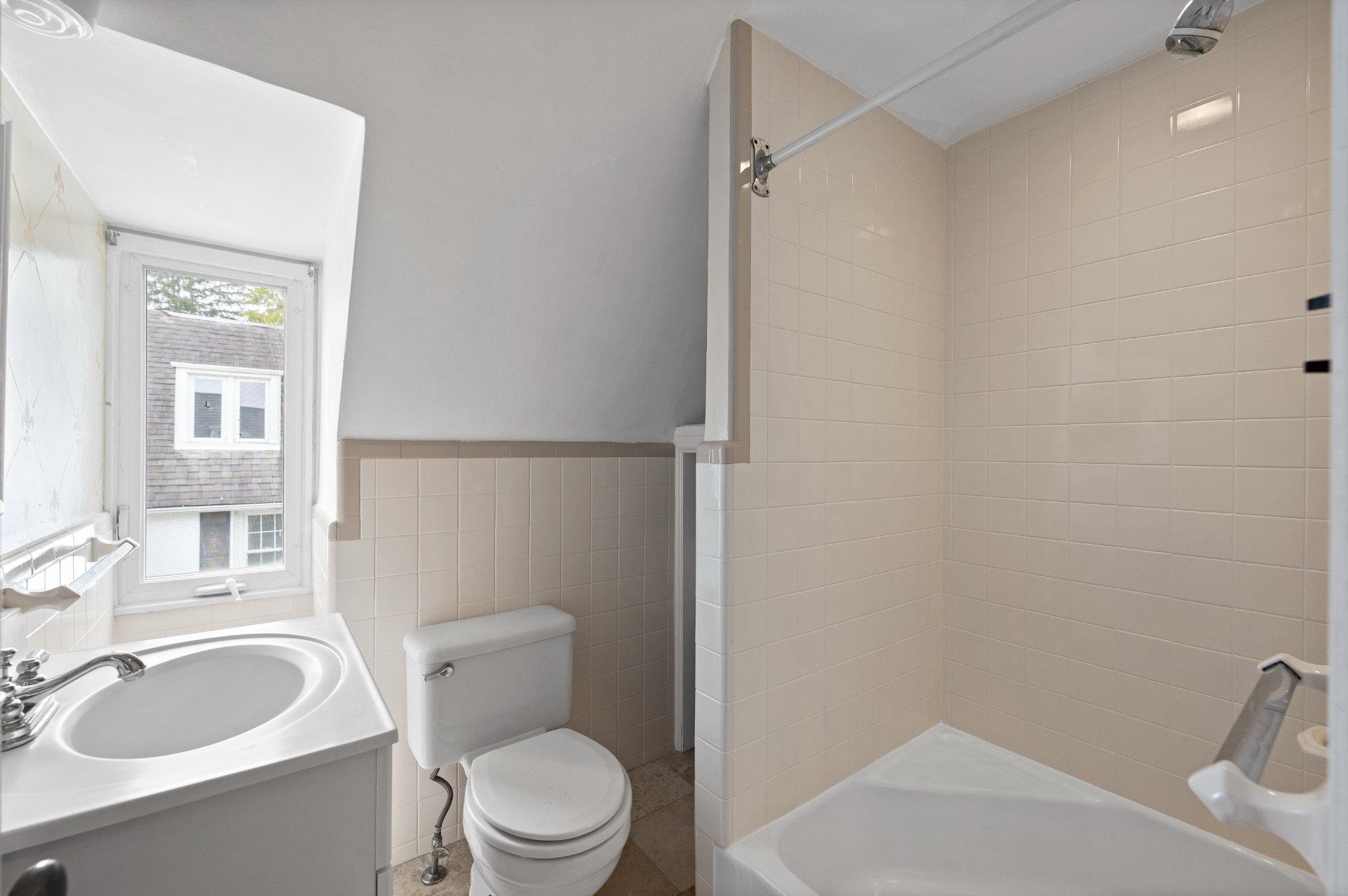 20 Tenmore Road Haverford, PA 19041 - Photo 23 of 26 Full Bath 2