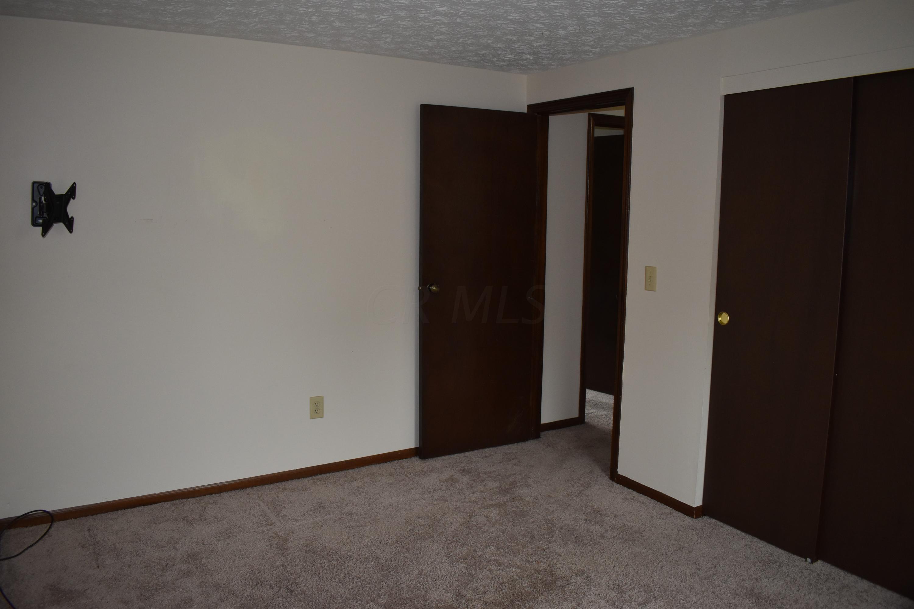 311 Rimbey Avenue Columbus, OH 43230 - Photo 11 of 18
