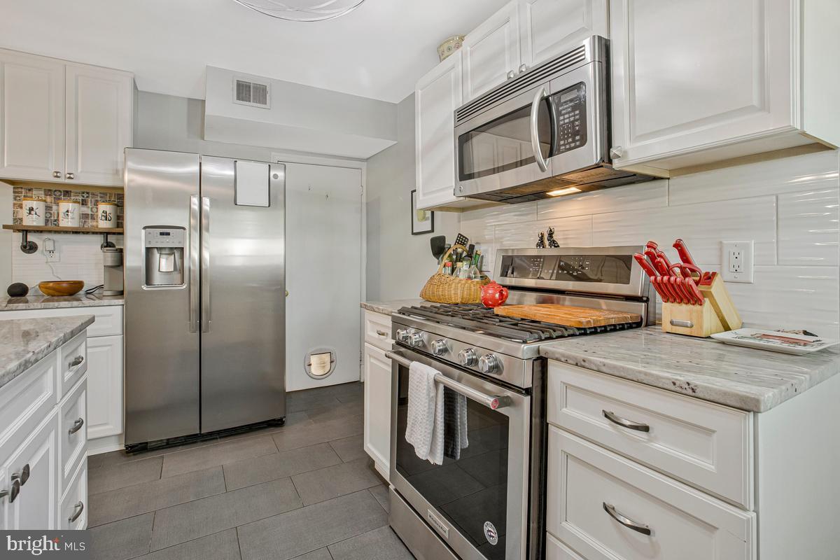 57 Garden Ridge Road Baltimore, MD 21228 - Photo 6 of 22