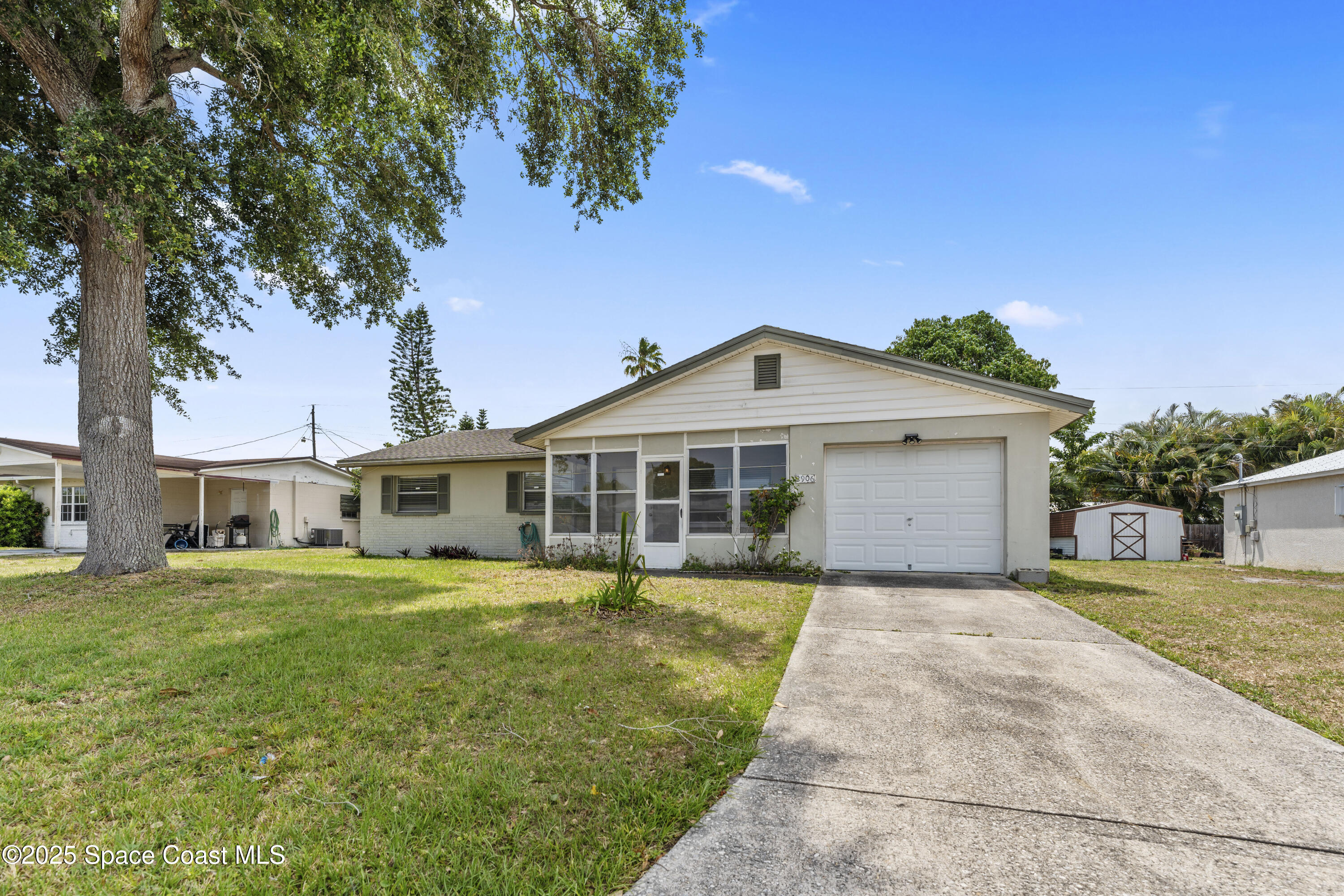 2906 Rollins Street Melbourne, FL 32901 - Photo 1 of 19 WELCOME!
