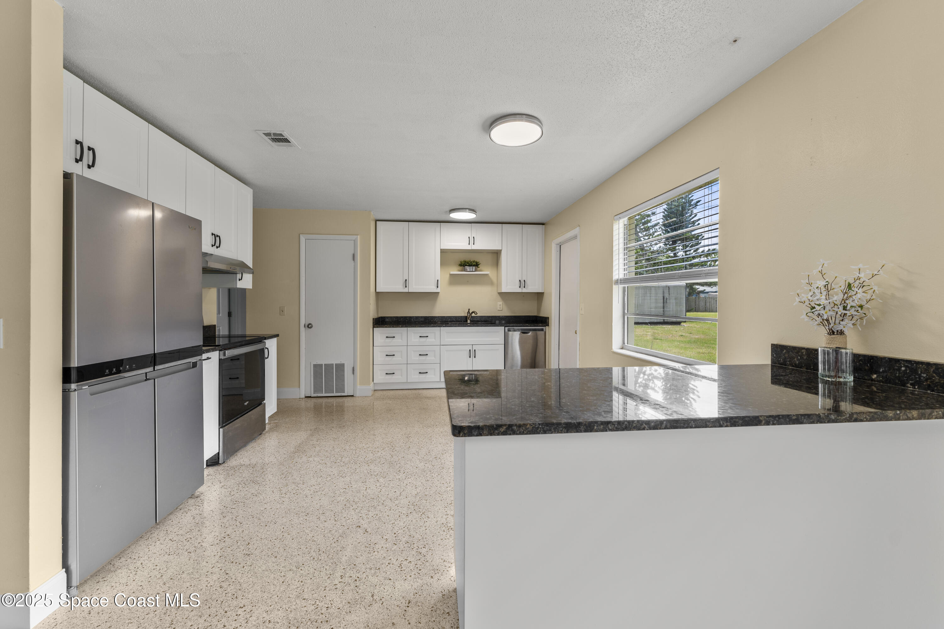 2906 Rollins Street Melbourne, FL 32901 - Photo 6 of 19 DSC06931_1