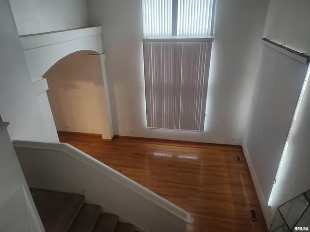 $440,000 | 376 Gatewood Lane, Grayslake, IL 60030