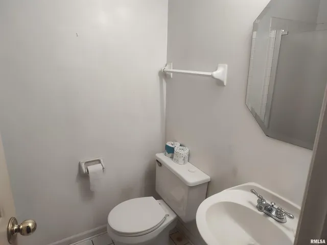 $440,000 | 376 Gatewood Lane, Grayslake, IL 60030