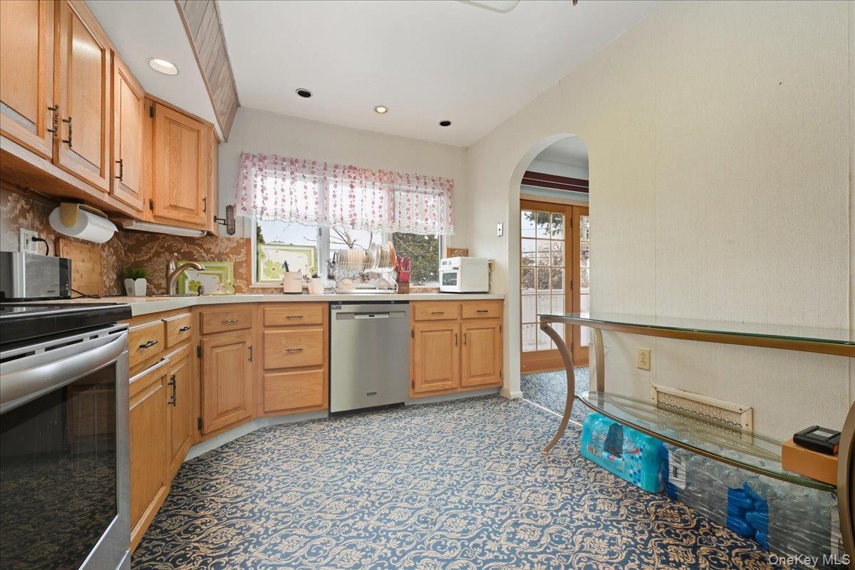 400 Plainview Road Hicksville, NY 11801 - Photo 12 of 30