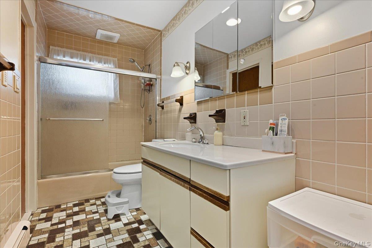 400 Plainview Road Hicksville, NY 11801 - Photo 19 of 30