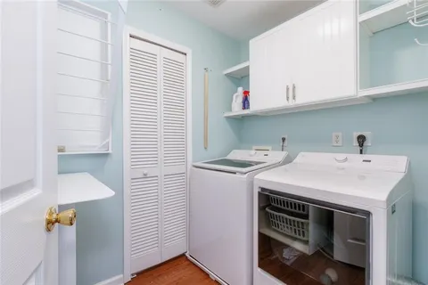 $645,000 | 320 Hillside Manor Drive Northeast, Sugar Hill, GA 30518