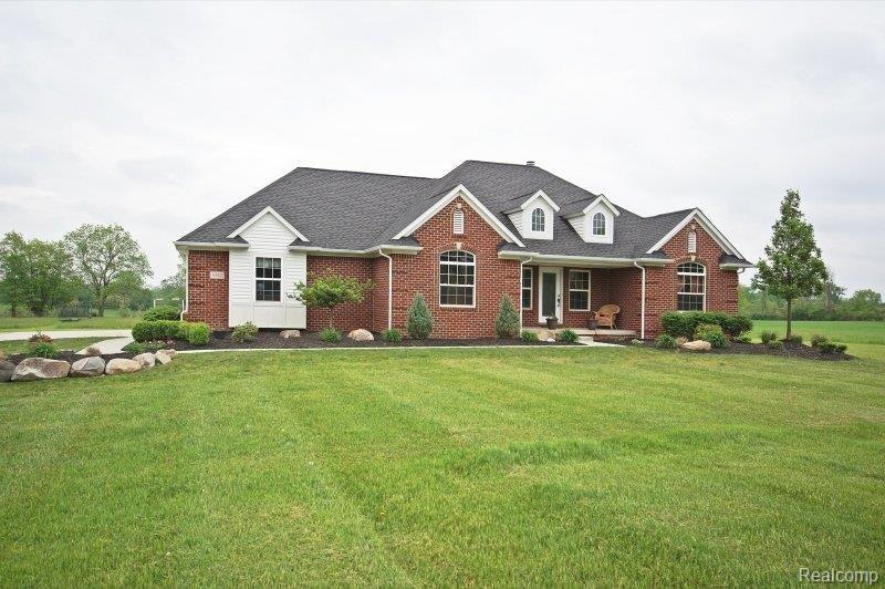 9382 Spencer Road South Lyon, MI 48178 - Photo 1 of 23 Front of home
