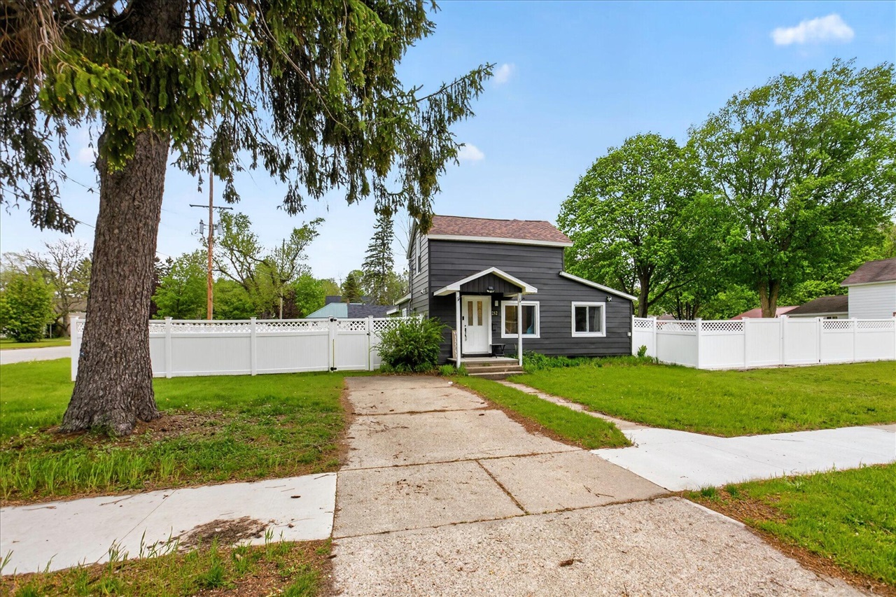 252 West Stimson Avenue Reed City, MI 49677 - Photo 22 of 38