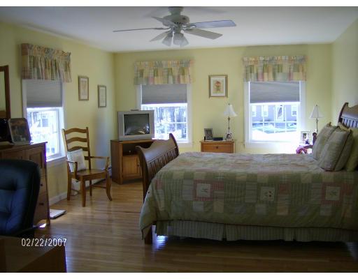 27 Mayflower Road Acushnet, MA 02743 - Photo 12 of 13 Gallery Image 12