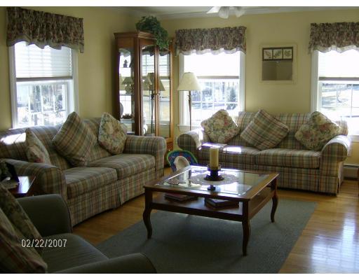 27 Mayflower Road Acushnet, MA 02743 - Photo 3 of 13 Gallery Image 3