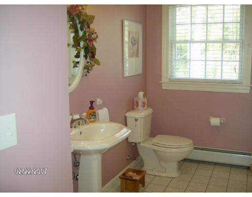 27 Mayflower Road Acushnet, MA 02743 - Photo 9 of 13 Gallery Image 9